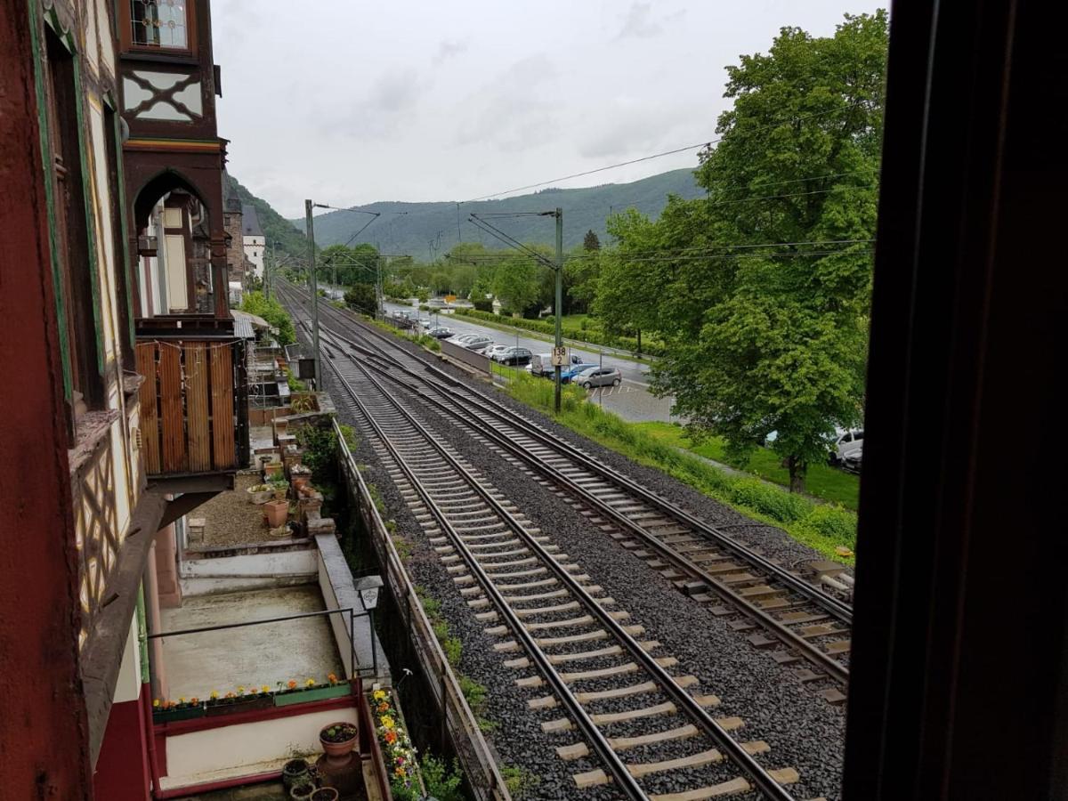 Hotelzimmer Im Alten Reihenhaus Auf Der Stadtmauer Bacharach Eksteriør billede
