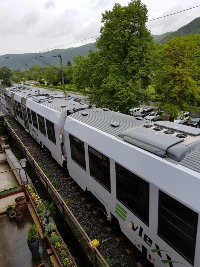 Hotelzimmer Im Alten Reihenhaus Auf Der Stadtmauer Bacharach Eksteriør billede