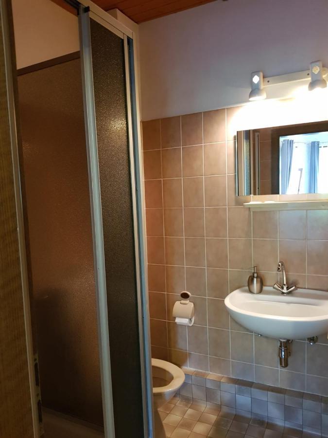 Hotelzimmer Im Alten Reihenhaus Auf Der Stadtmauer Bacharach Eksteriør billede